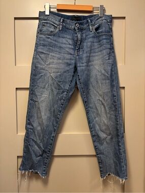 UNIQLO Slim Boyfriend Taper Slouchy Jean Cotton Lyocell Lightweight Crop Raw Hem